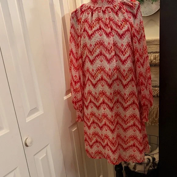 Jade Red and White Long Sleeve Dress - Picture 6 of 9